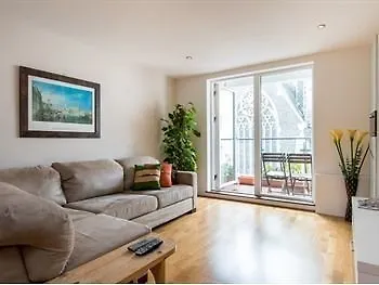 Stylish Downtown Apartment Brighton