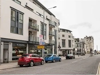 Stylish Downtown Apartment Brighton