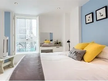 Stylish Downtown Apartment Brighton